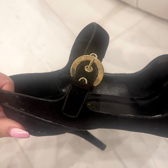 Authentic Louis Vuitton heels - Picture 5 of 11